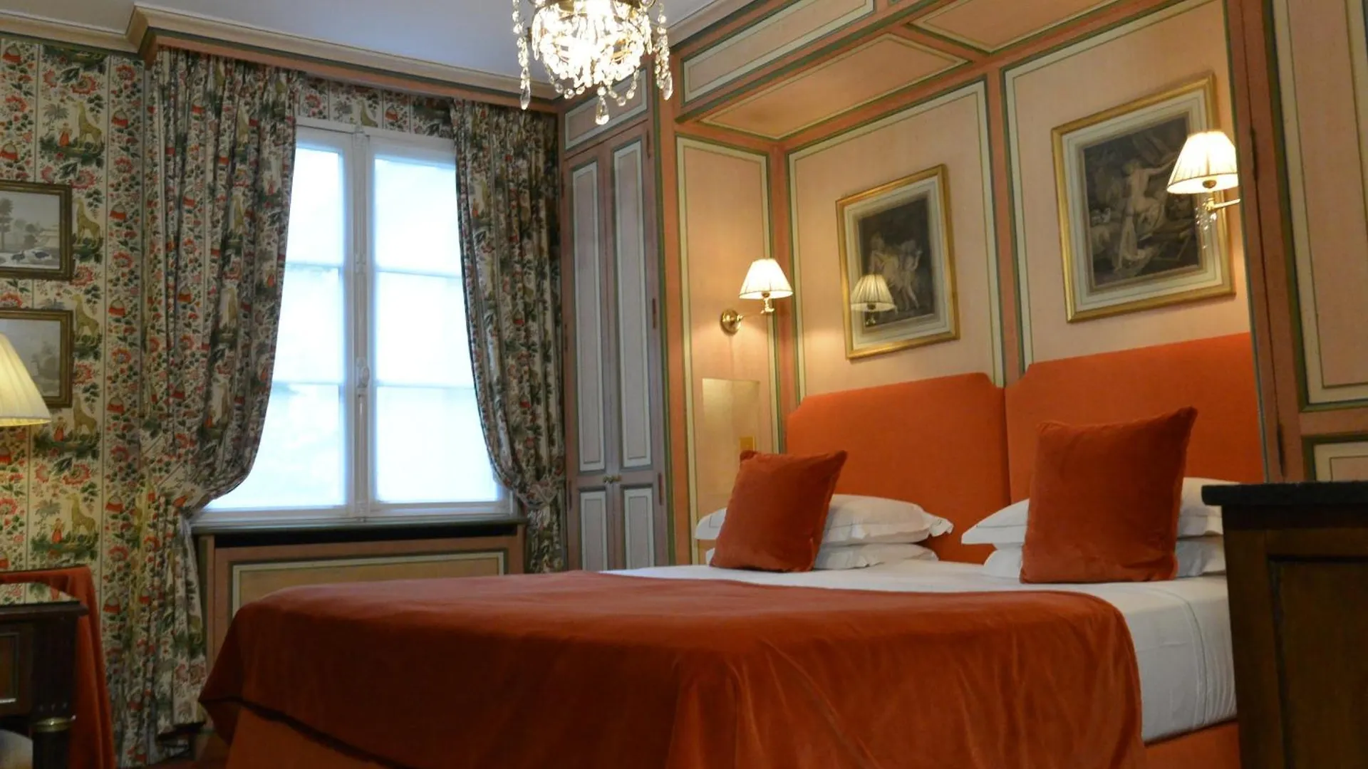Hotel Duc De St-simon 4*
