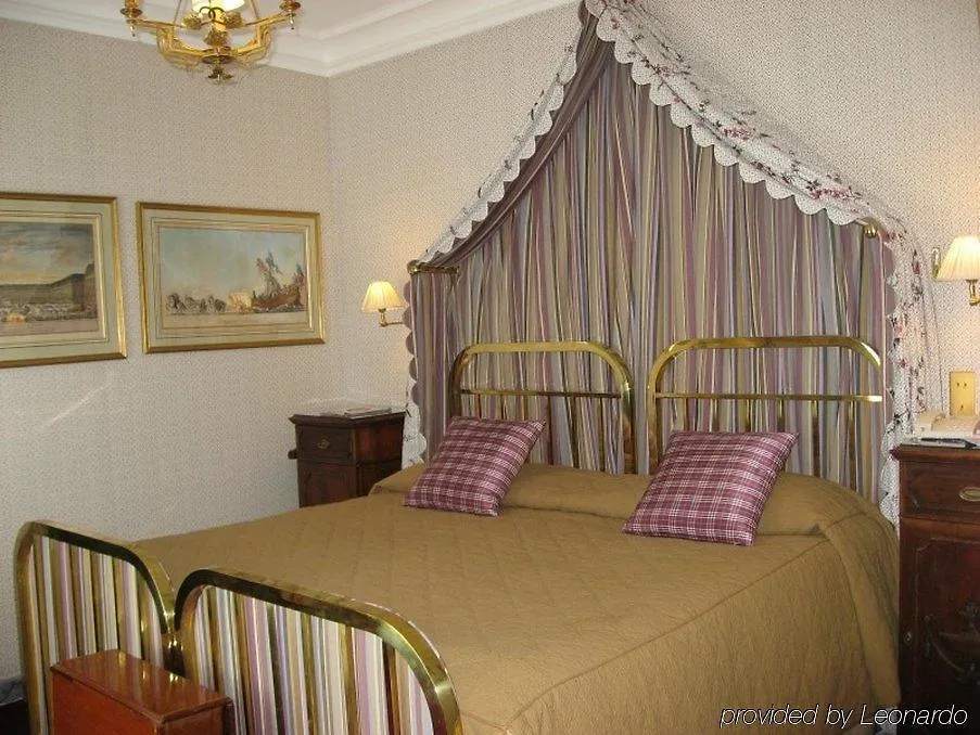 Duc De St-simon Hotel Paris