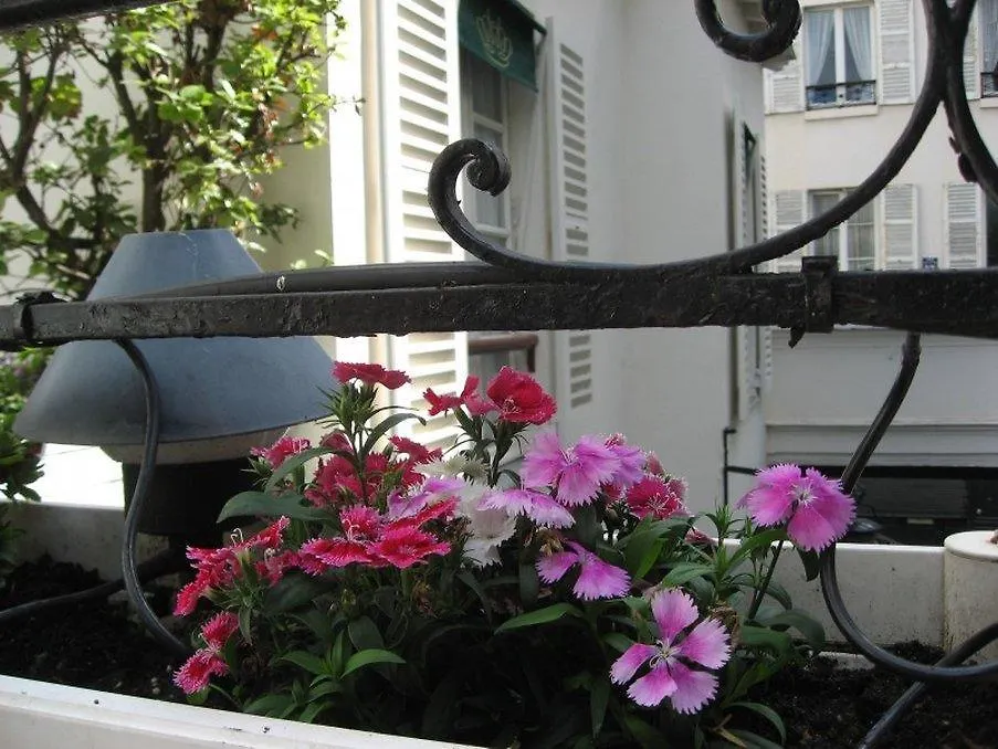 Hotel Duc De St-simon 4*